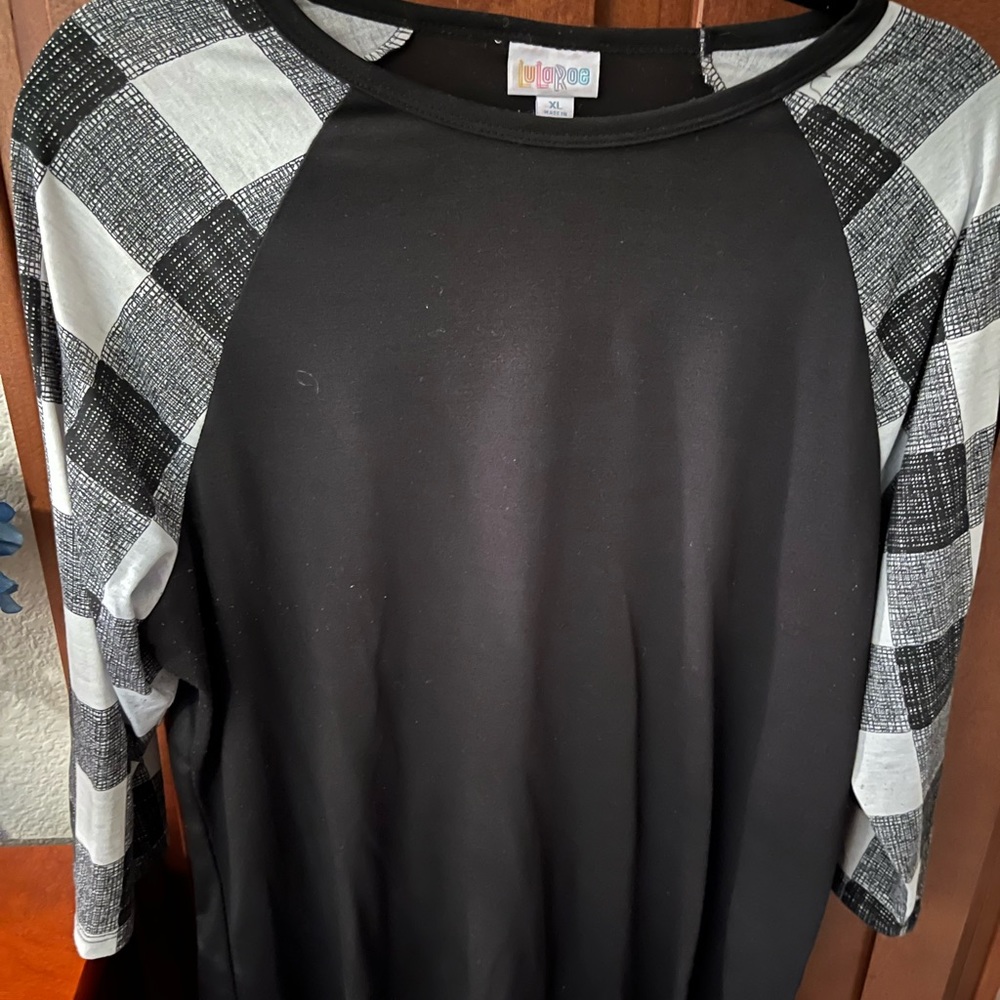 LULAROE RANDY BASEBALL TEE, XL